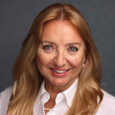 Suzanne  Fearn 