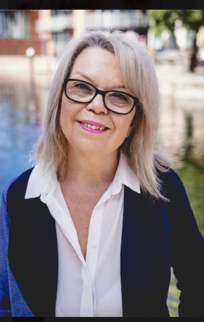 Jacqueline  cooper 