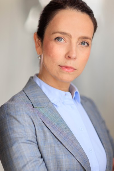 Elena Harding