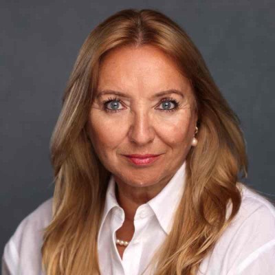 Suzanne  Fearn 